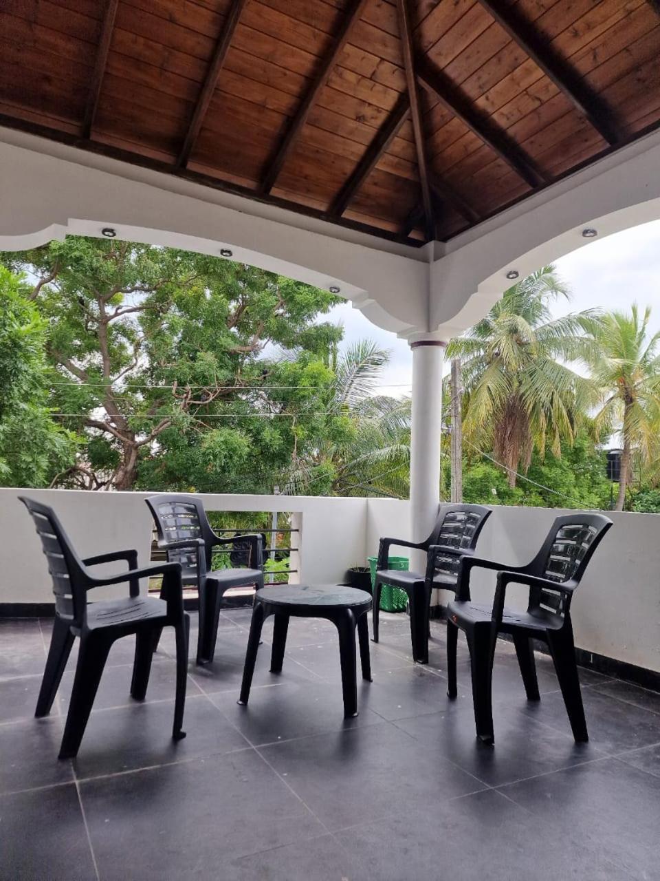 Javi Holiday Home Trincomalee Eksteriør billede